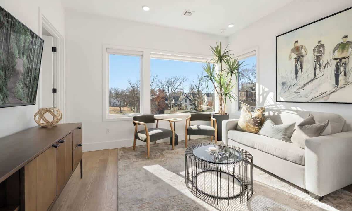 Photo of Livingroom in Downtown