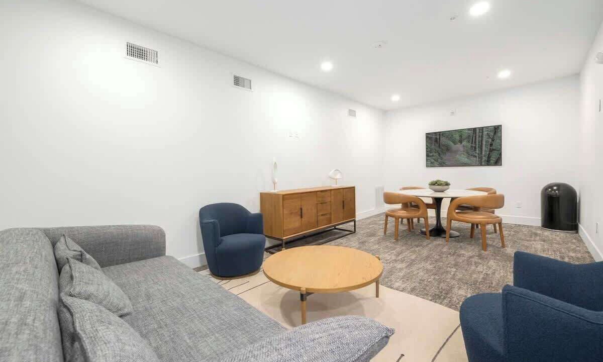 Photo of Livingroom in Downtown