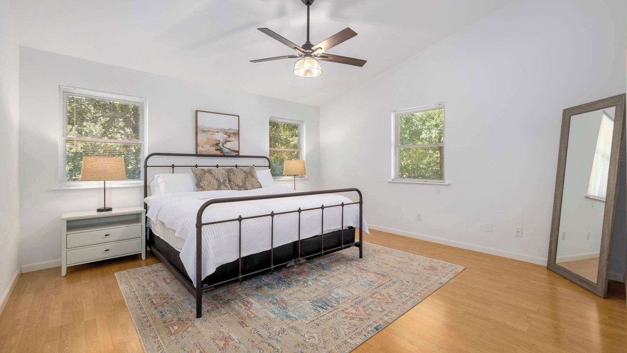 Photo of Bedroom in Garfield