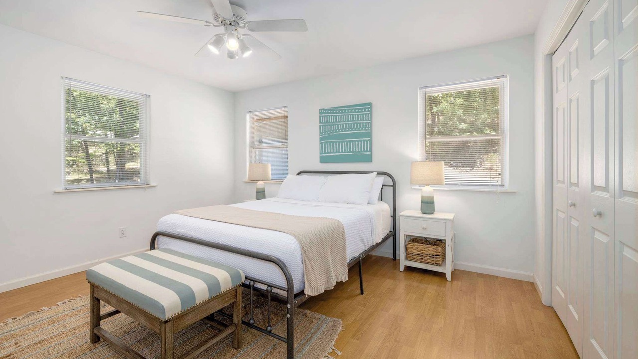 Photo of Bedroom in Garfield