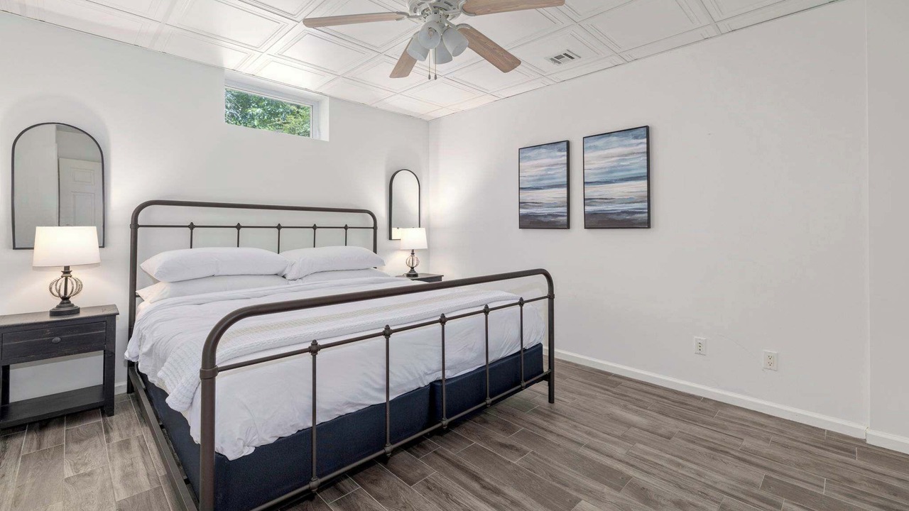 Photo of Bedroom in Garfield