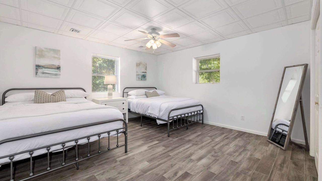 Photo of Bedroom in Garfield