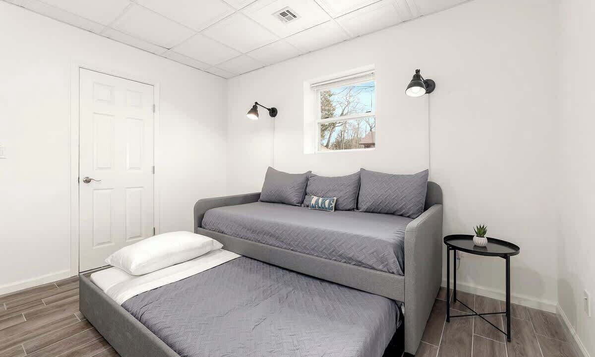 Photo of Bedroom in Garfield