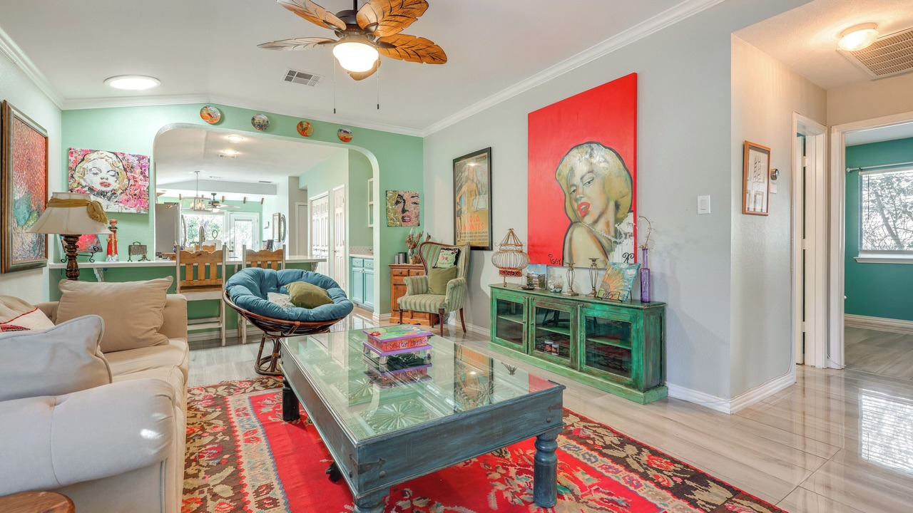 Photo of Livingroom in Kyle