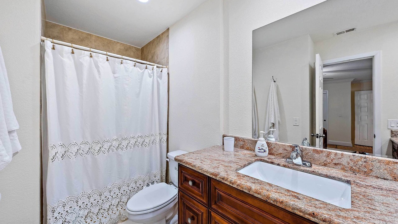 Photo of Bathroom in Parrot Cove