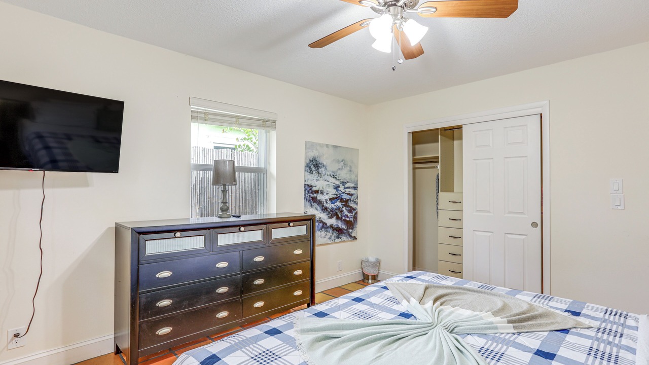 Photo of Bedroom in Parrot Cove
