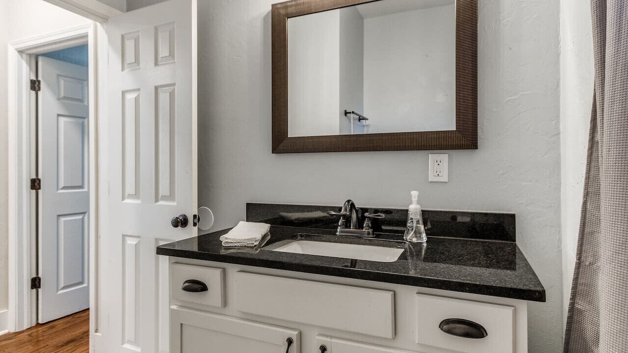 Photo of Bathroom in Central Oklahoma City