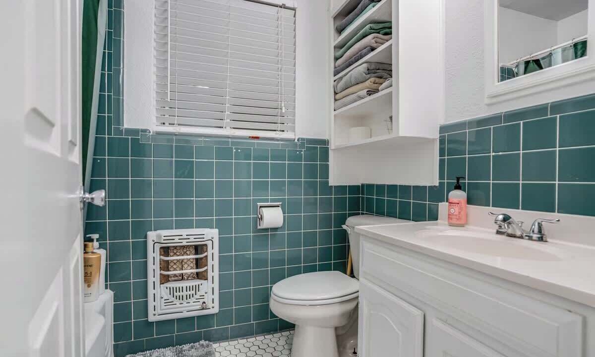 Photo of Bathroom in Shearer Hills - Ridgeview