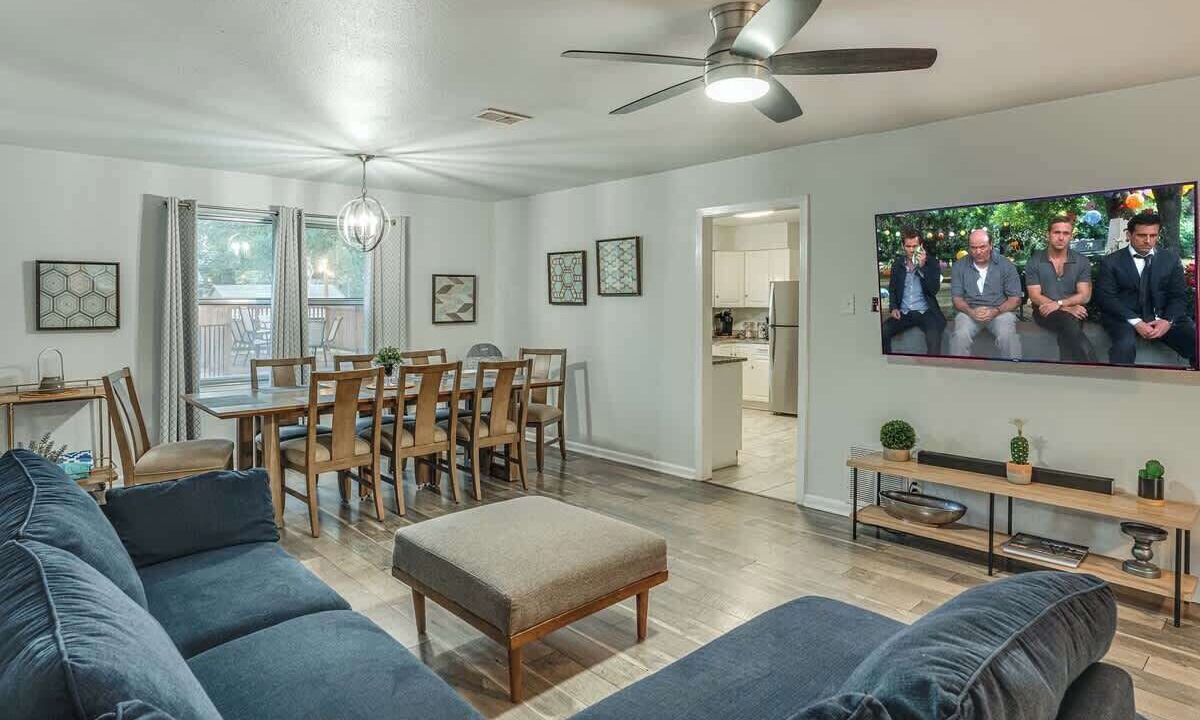 Photo of Livingroom in Shearer Hills - Ridgeview