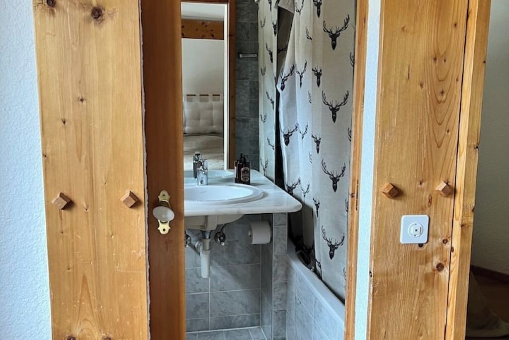Photo of Bathroom in Arveyes