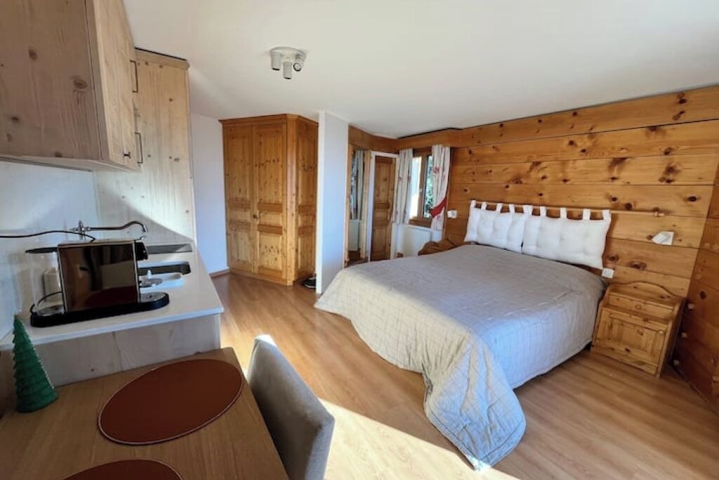 Photo of Bedroom in Arveyes