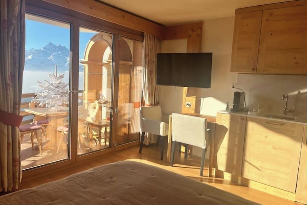 Photo of Bedroom in Arveyes
