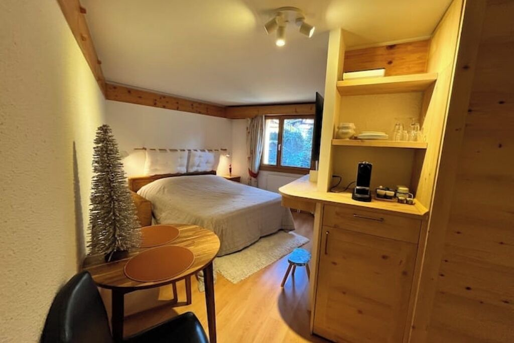 Photo of Bedroom in Arveyes