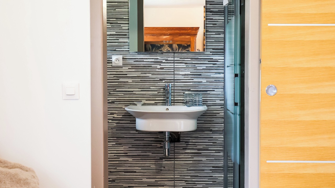 Photo of Bathroom in Argoeuves