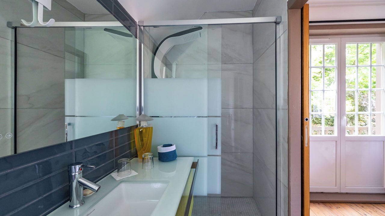 Photo of Bathroom in Argoeuves