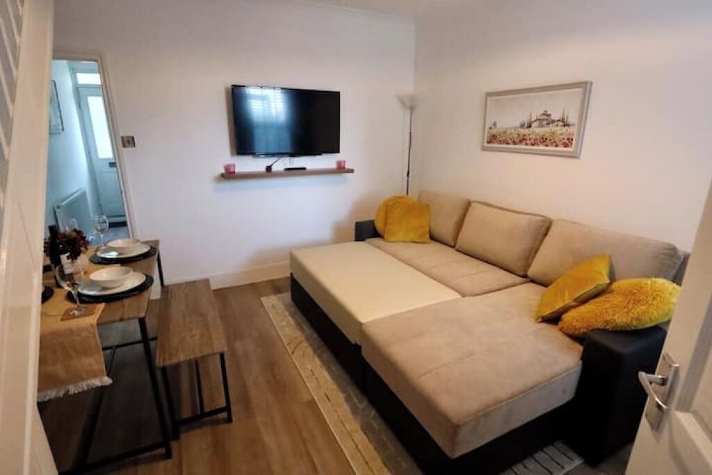 Photo of Livingroom in Watford Town Centre