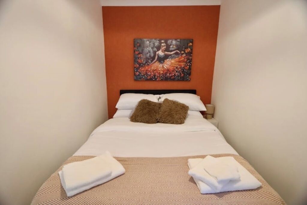 Photo of Bedroom in Watford Town Centre