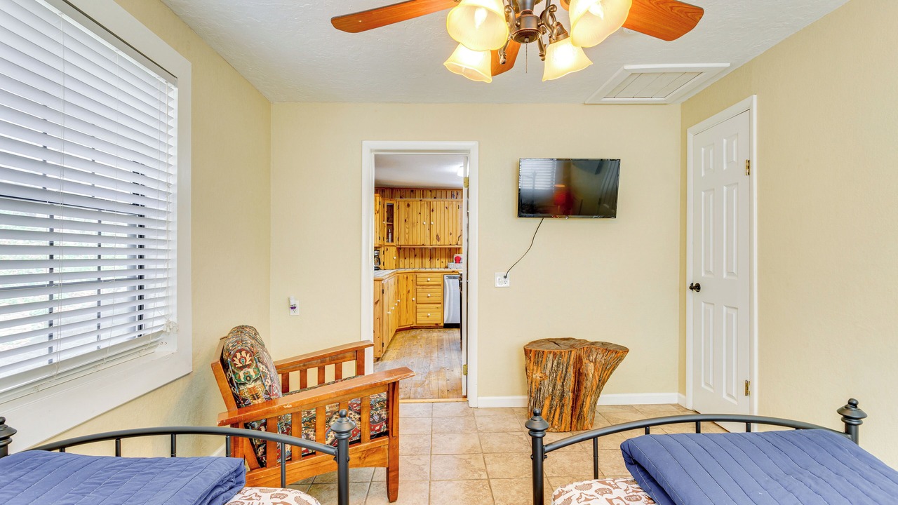 Photo of Bedroom in Sulphur