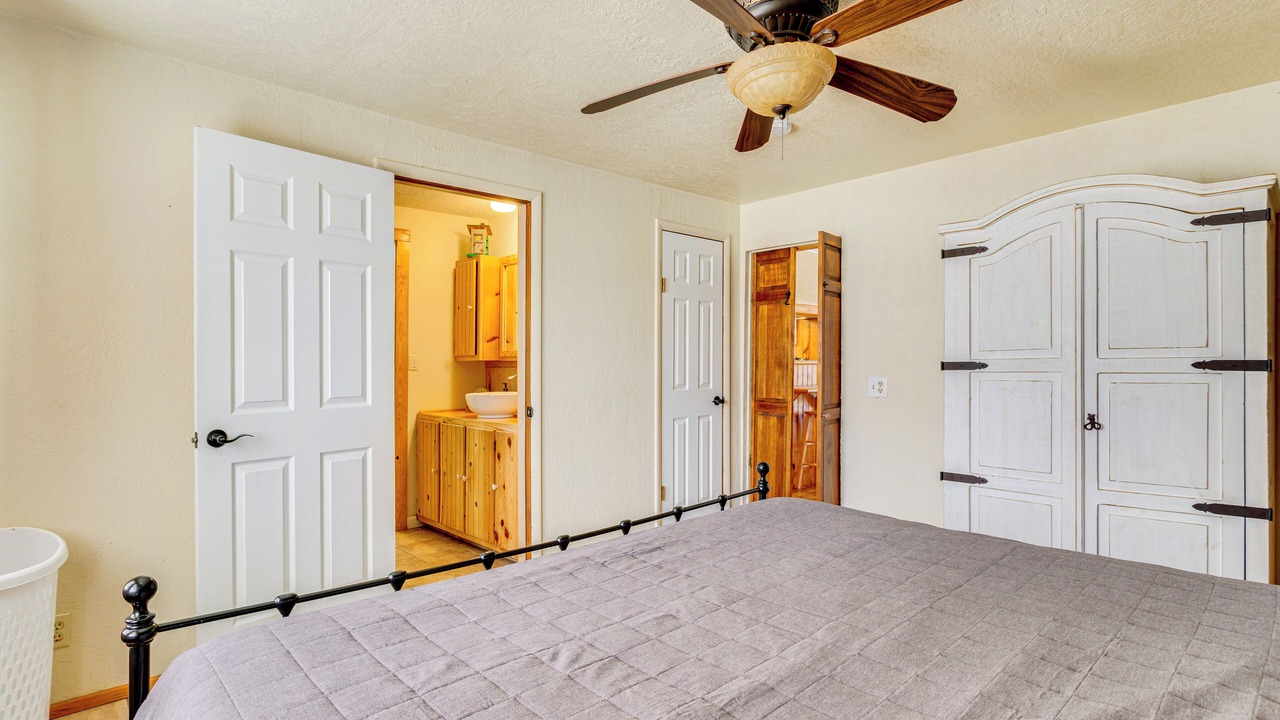 Photo of Bedroom in Sulphur