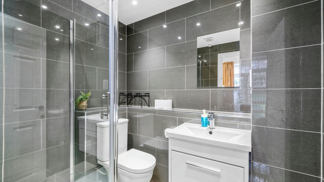 Photo of Bathroom in Canary Wharf