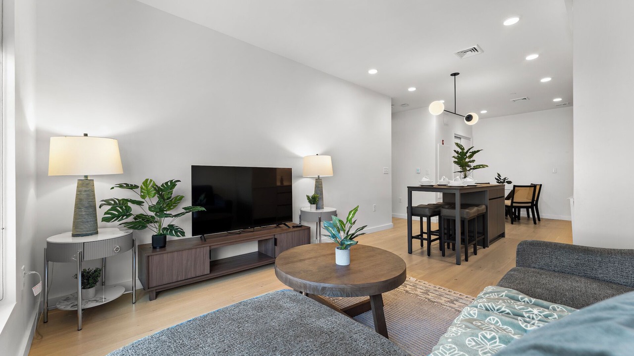 Photo of Livingroom in D Street - West Broadway