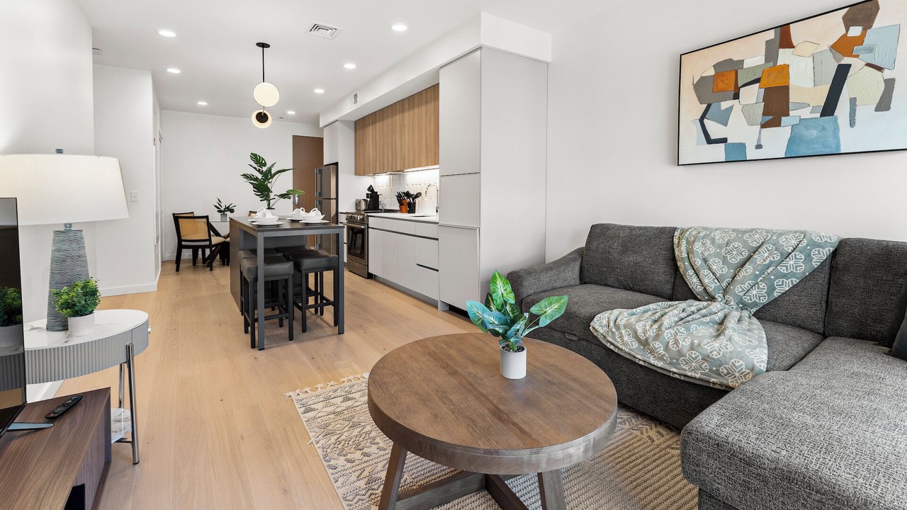 Photo of Livingroom in D Street - West Broadway