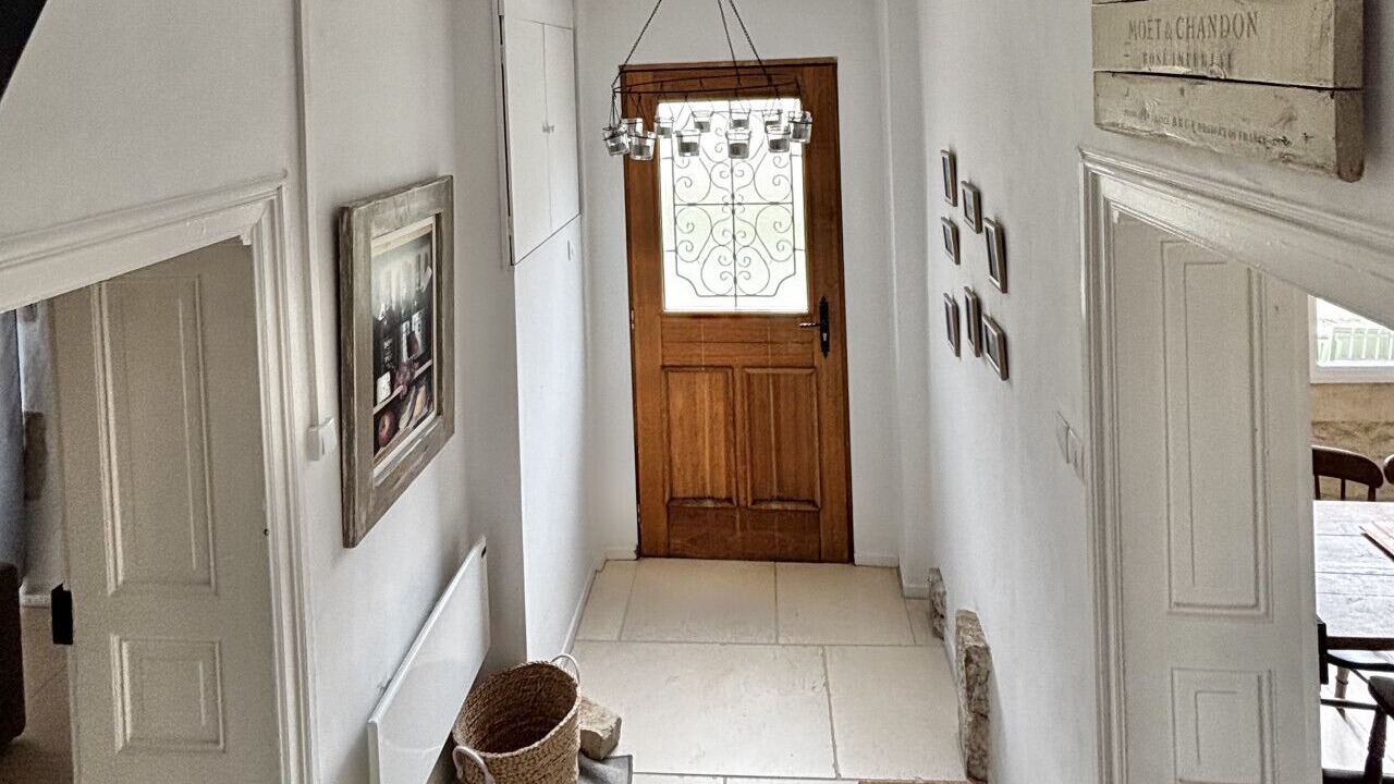 Photo of Others in Raix