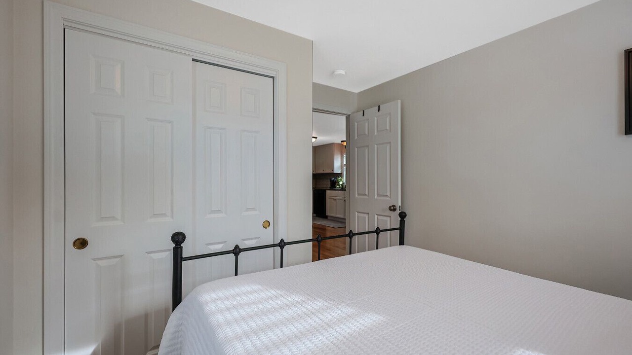 Photo of Bedroom in Kenyon