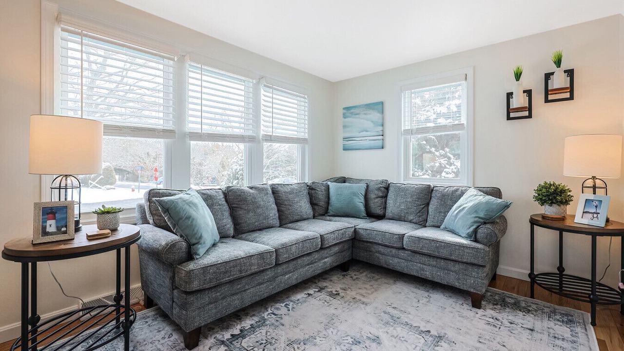 Photo of Livingroom in Kenyon