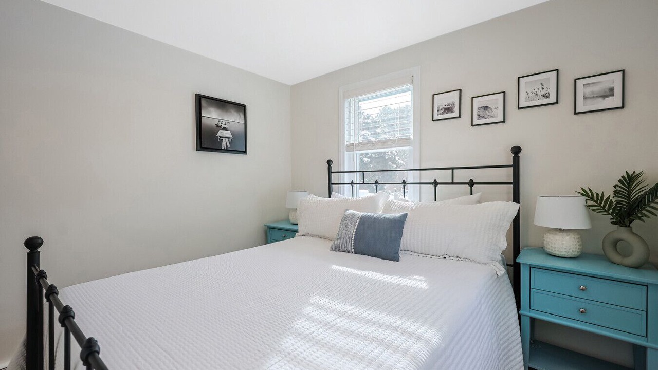 Photo of Bedroom in Kenyon