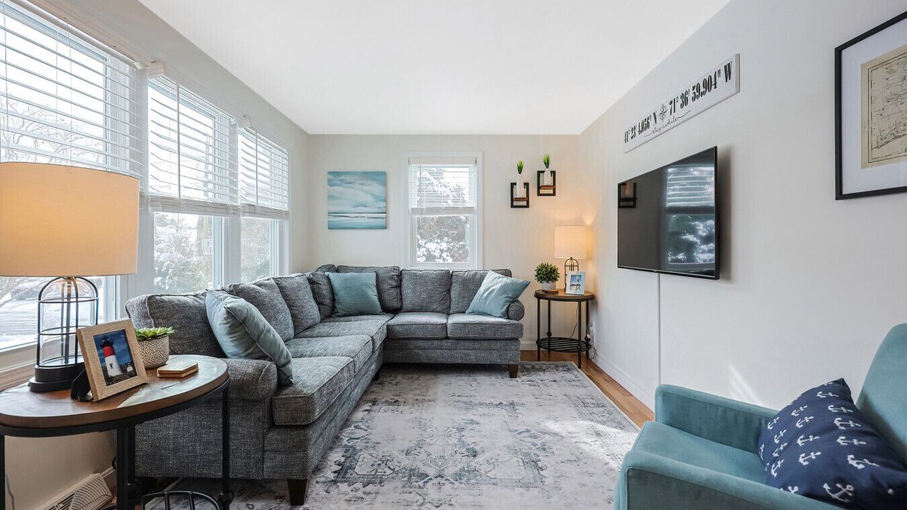 Photo of Livingroom in Kenyon