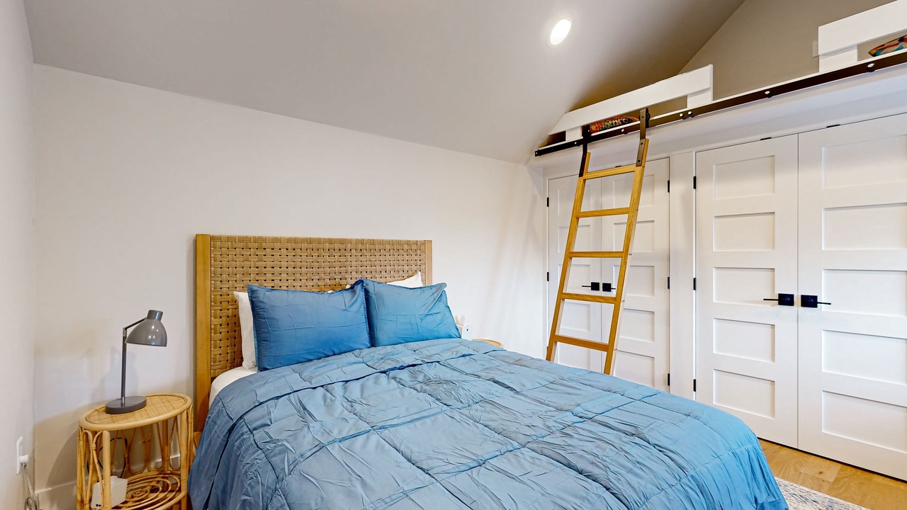 Photo of Bedroom in Langley