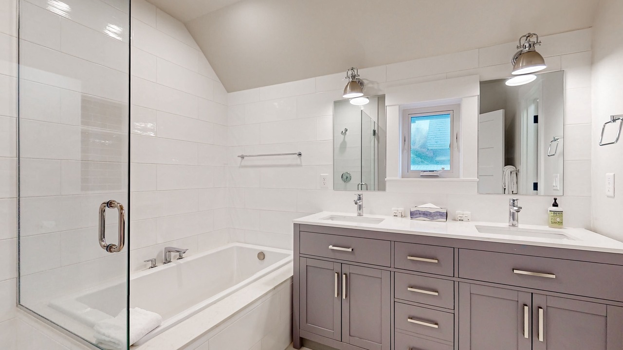 Photo of Bathroom in Langley