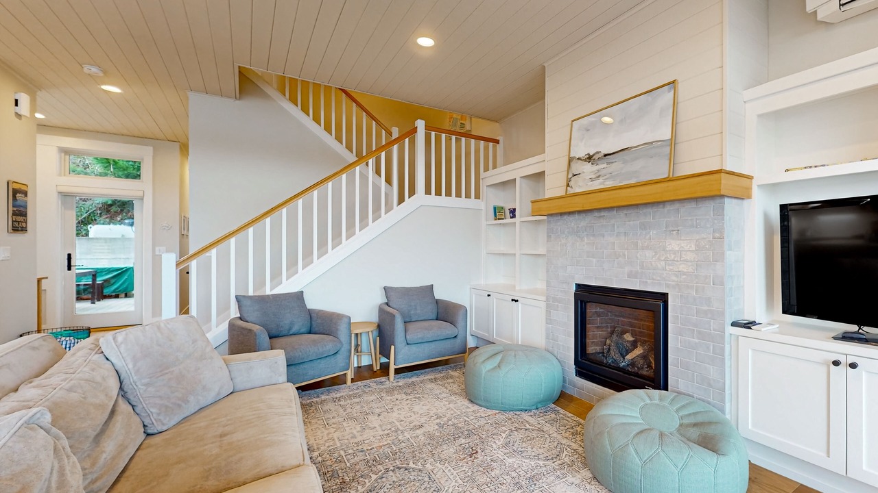 Photo of Livingroom in Langley