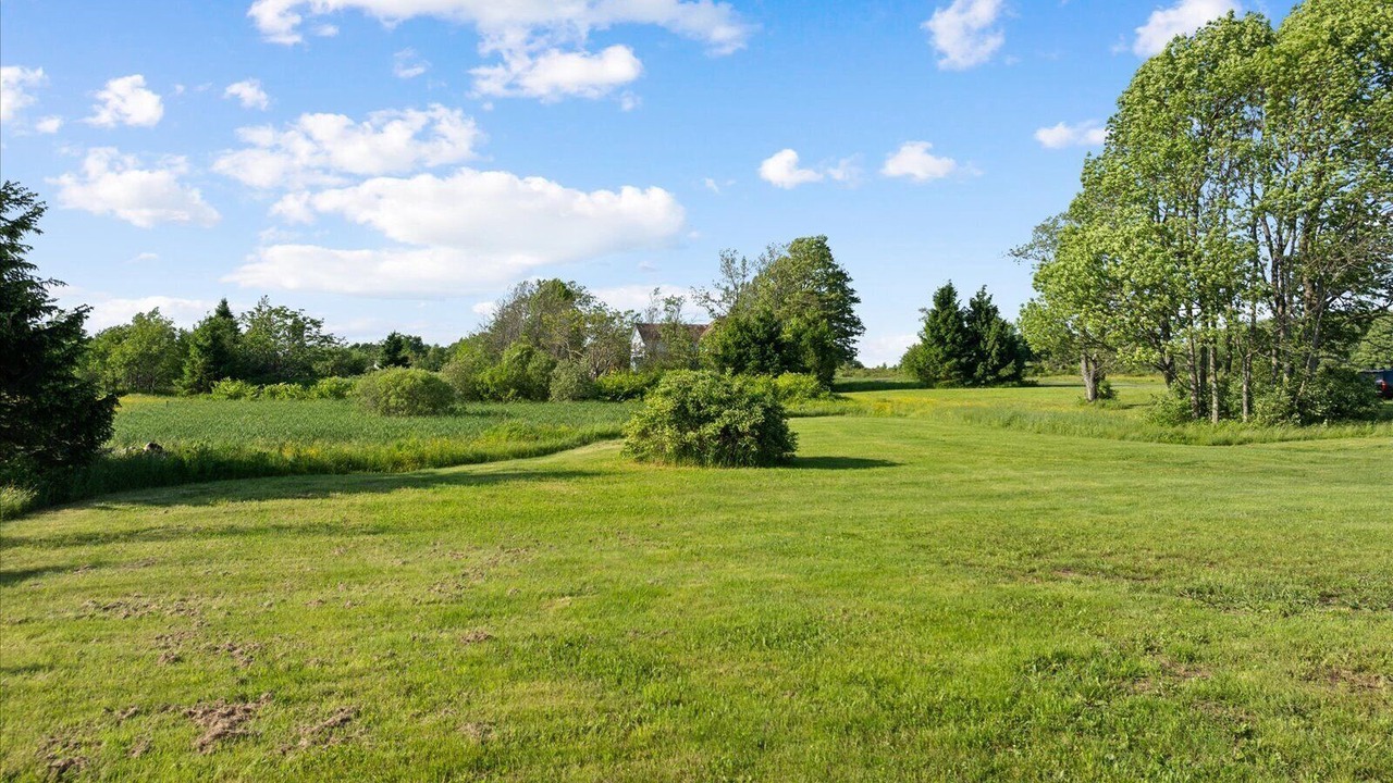 Photo of Others in Mohawk Hill