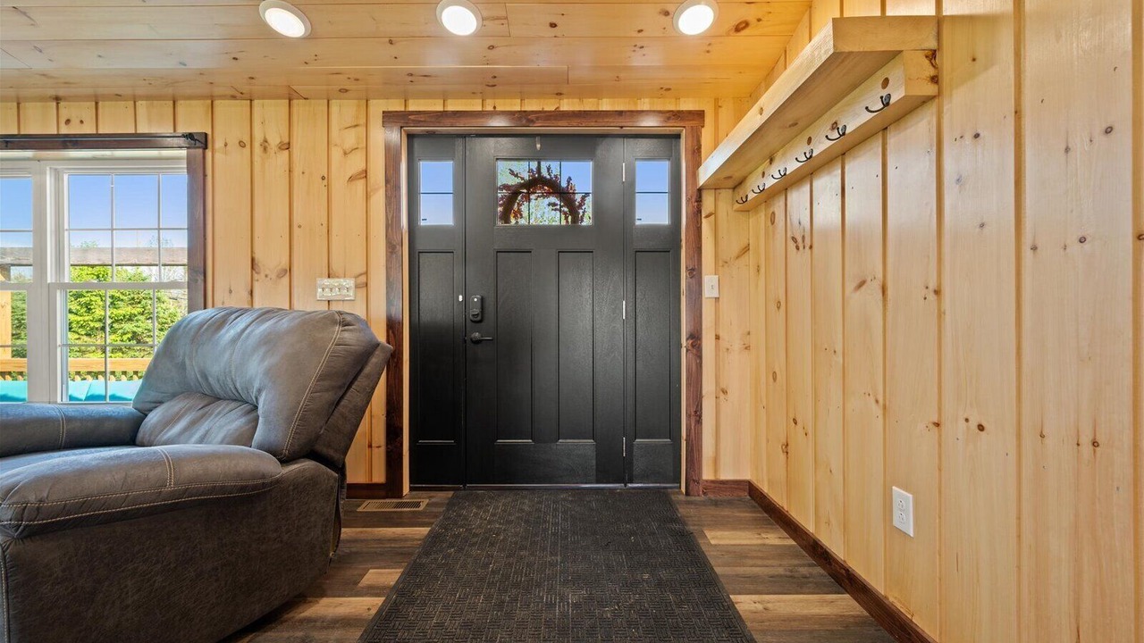 Photo of Others in Mohawk Hill