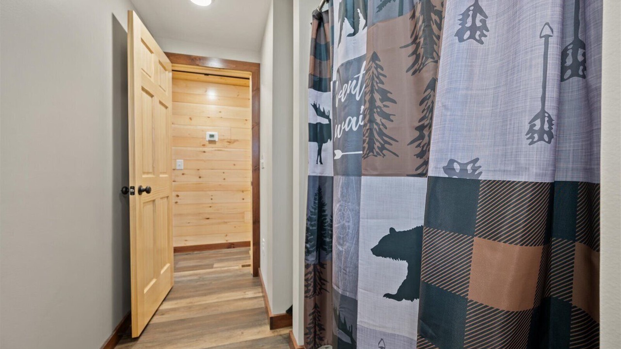 Photo of Others in Mohawk Hill