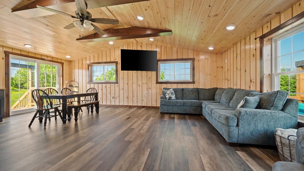 Photo of Livingroom in Mohawk Hill