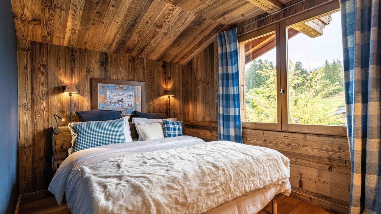Photo of Bedroom in Demi-Quartier
