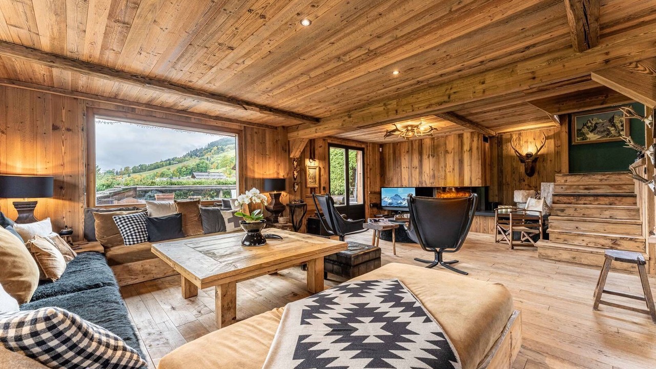 Photo of Livingroom in Demi-Quartier