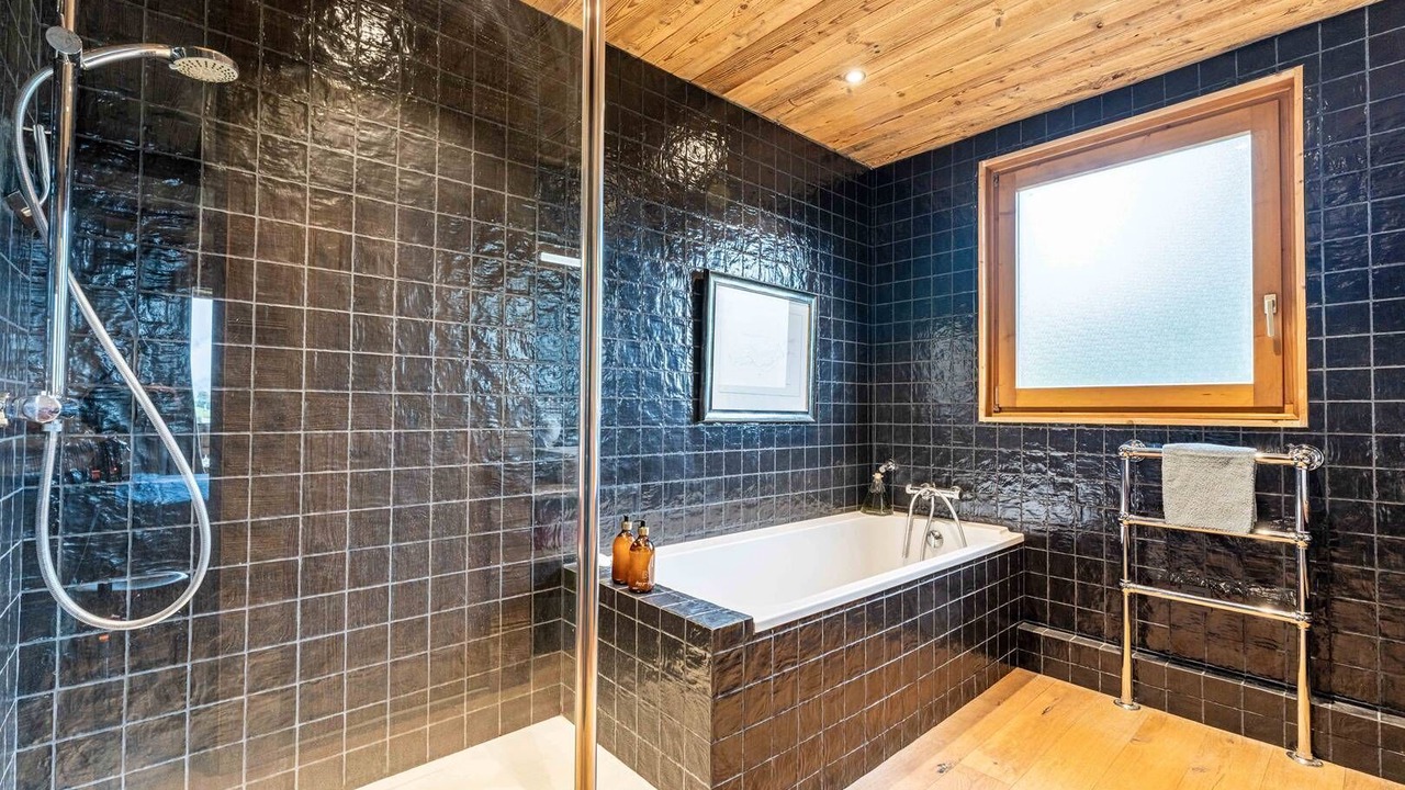 Photo of Bathroom in Demi-Quartier