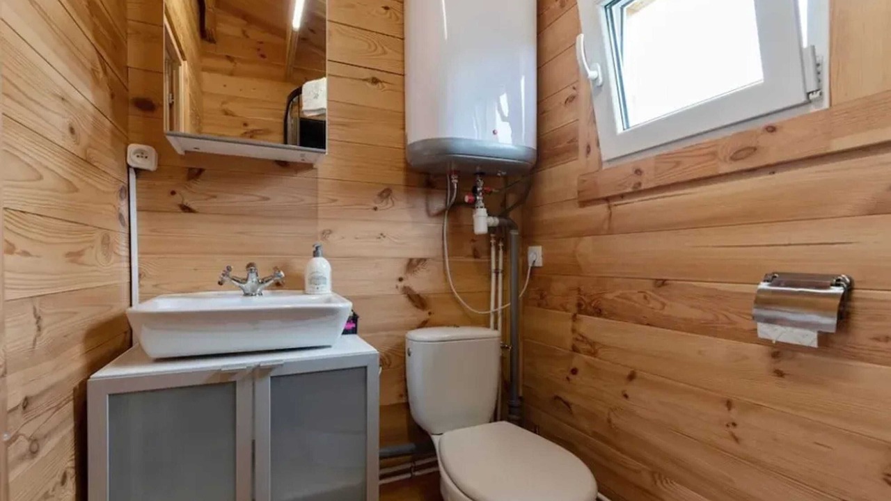 Photo of Bathroom in Egliseneuve-des-Liards
