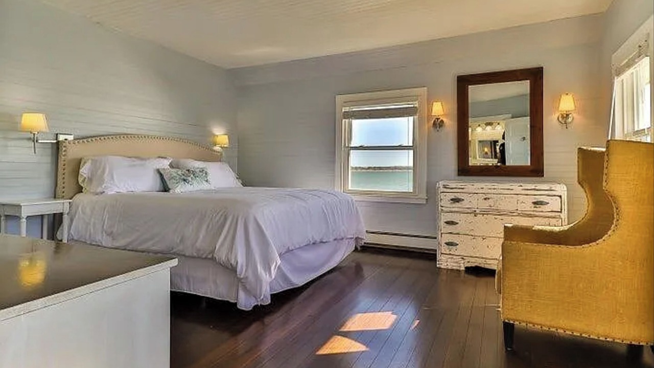 Photo of Bedroom in West Yarmouth
