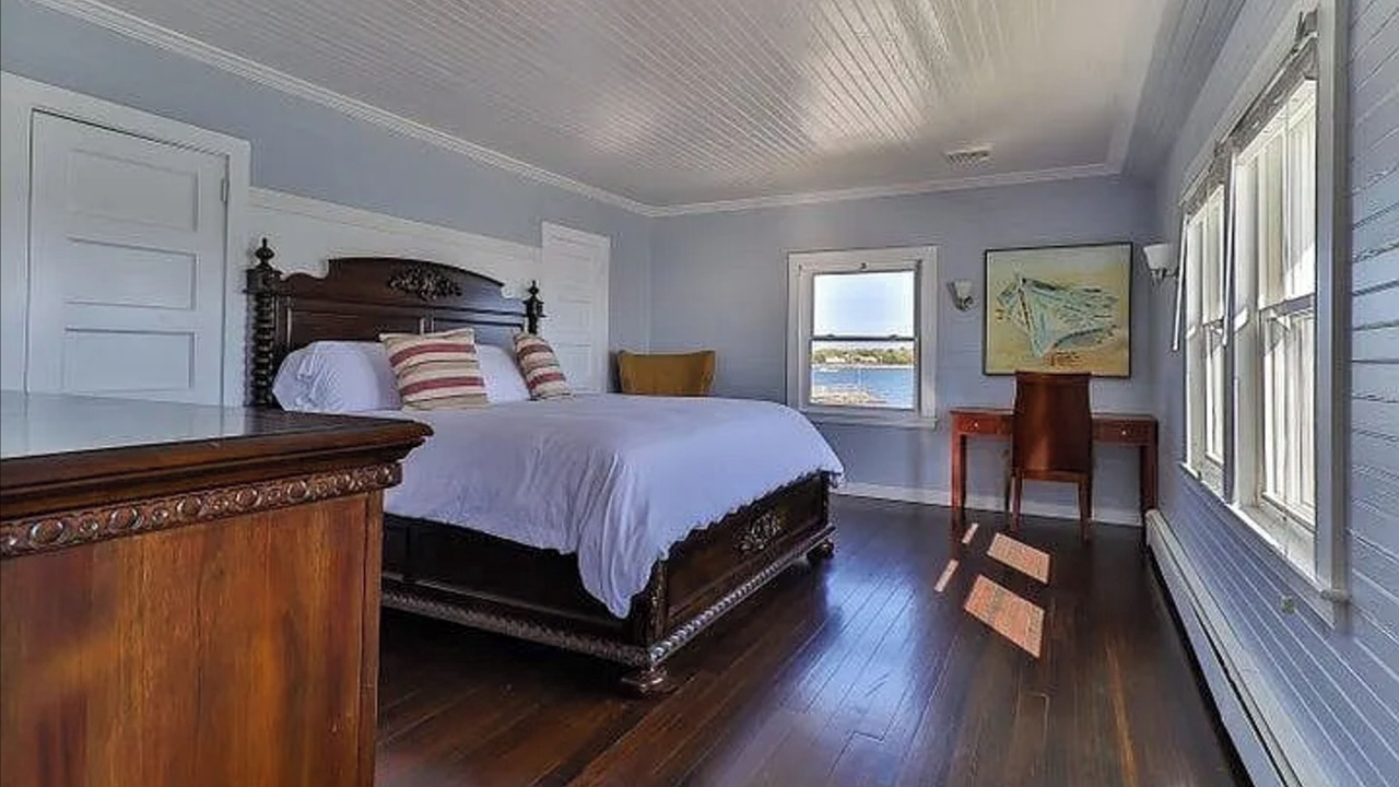 Photo of Bedroom in West Yarmouth