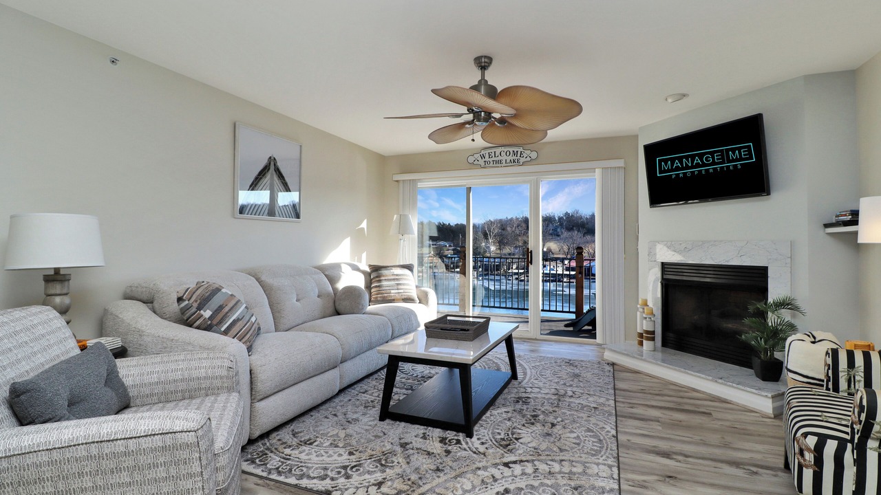 Photo of Livingroom in Camdenton