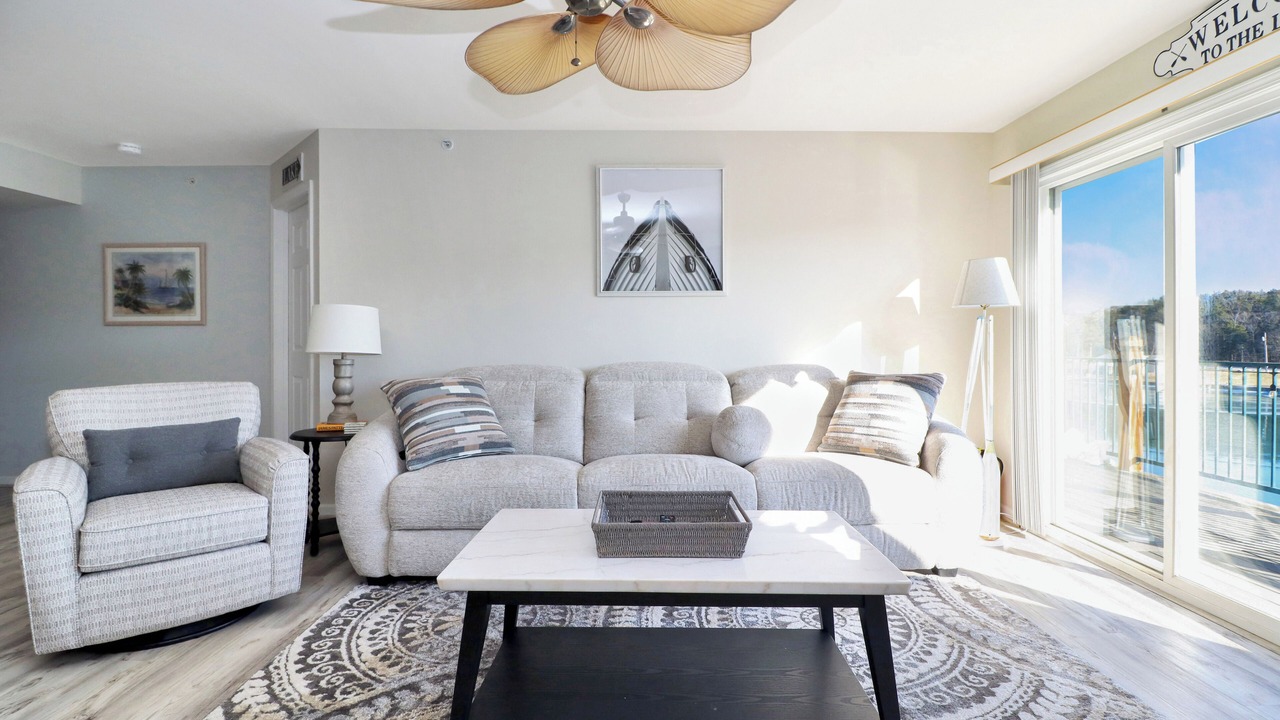 Photo of Livingroom in Camdenton