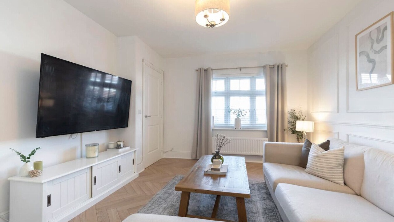 Photo of Livingroom in Leckhampton