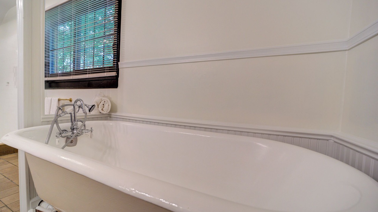 Photo of Bathroom in Lakeside