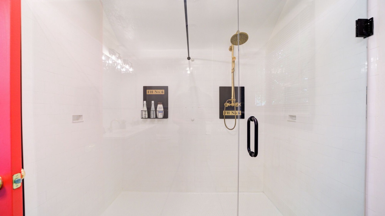 Photo of Bathroom in Lakeside