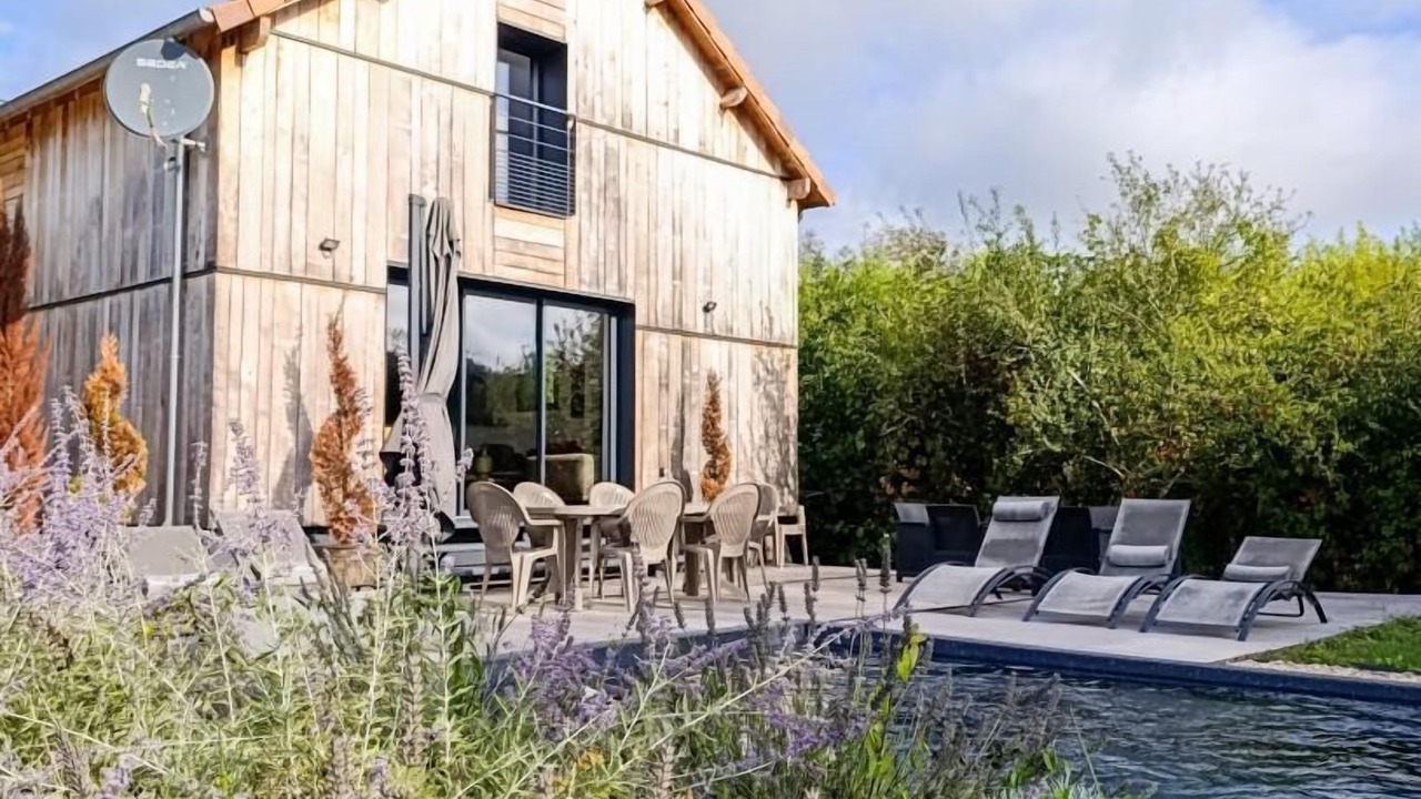 Photo of Outdoor in Meyronne